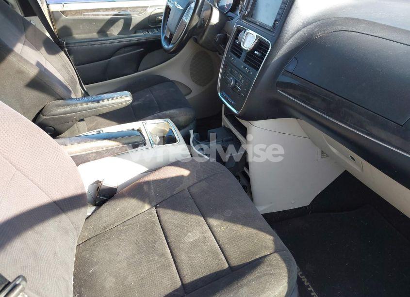 Photo 5 of 2011 Chrysler Town & COUNTRY TOURING (VIN 2A4RR5DG3BR734507)