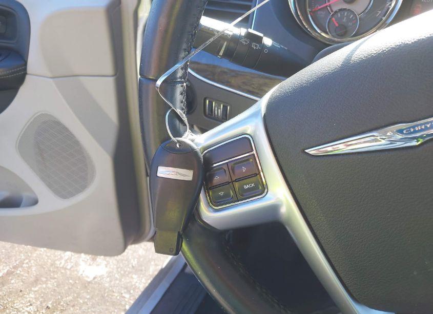 Photo 11 of 2011 Chrysler Town & COUNTRY TOURING (VIN 2A4RR5DG3BR739366)