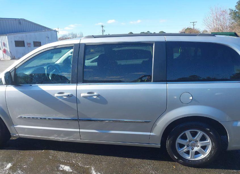 Photo 15 of 2011 Chrysler Town & COUNTRY TOURING (VIN 2A4RR5DG3BR739366)