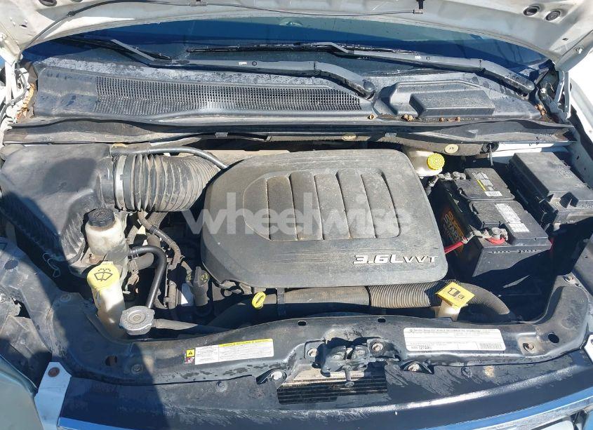 Photo 10 of 2011 Chrysler Town & COUNTRY TOURING (VIN 2A4RR5DG3BR745703)