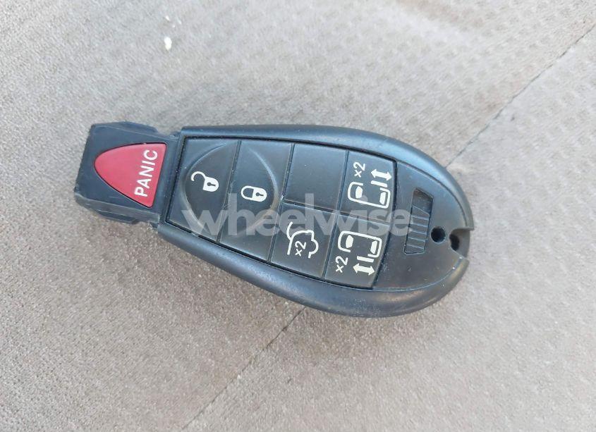 Photo 11 of 2011 Chrysler Town & COUNTRY TOURING (VIN 2A4RR5DG3BR745703)