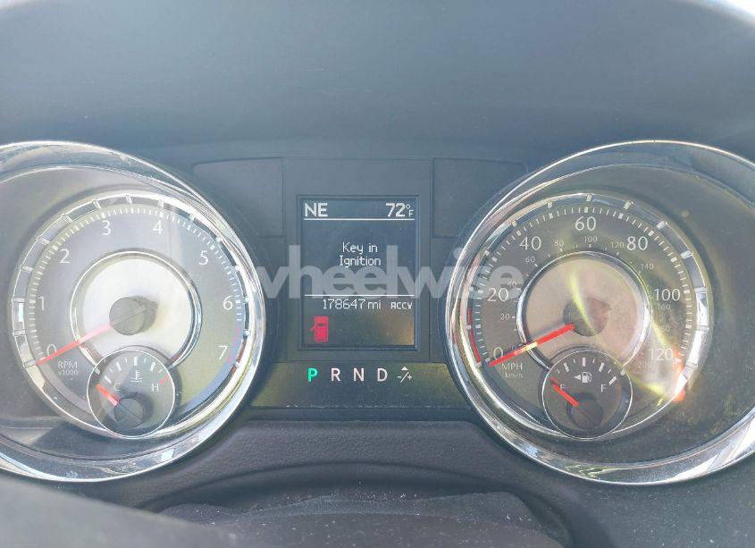 Photo 7 of 2011 Chrysler Town & COUNTRY TOURING (VIN 2A4RR5DG3BR745703)