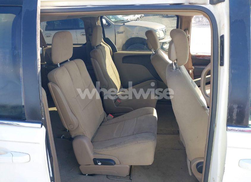 Photo 8 of 2011 Chrysler Town & COUNTRY TOURING (VIN 2A4RR5DG3BR745703)