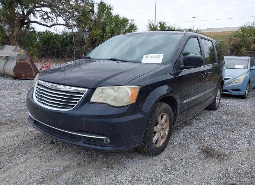 Photo 2 of 2011 Chrysler Town & COUNTRY TOURING (VIN 2A4RR5DG4BR615042)