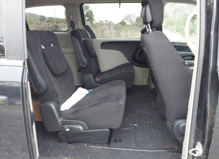 Photo 8 of 2011 Chrysler Town & COUNTRY TOURING (VIN 2A4RR5DG4BR615042)