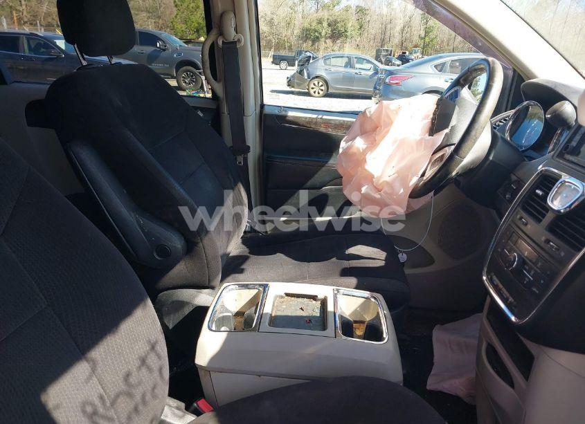 Photo 5 of 2011 Chrysler Town & COUNTRY TOURING (VIN 2A4RR5DG4BR681767)