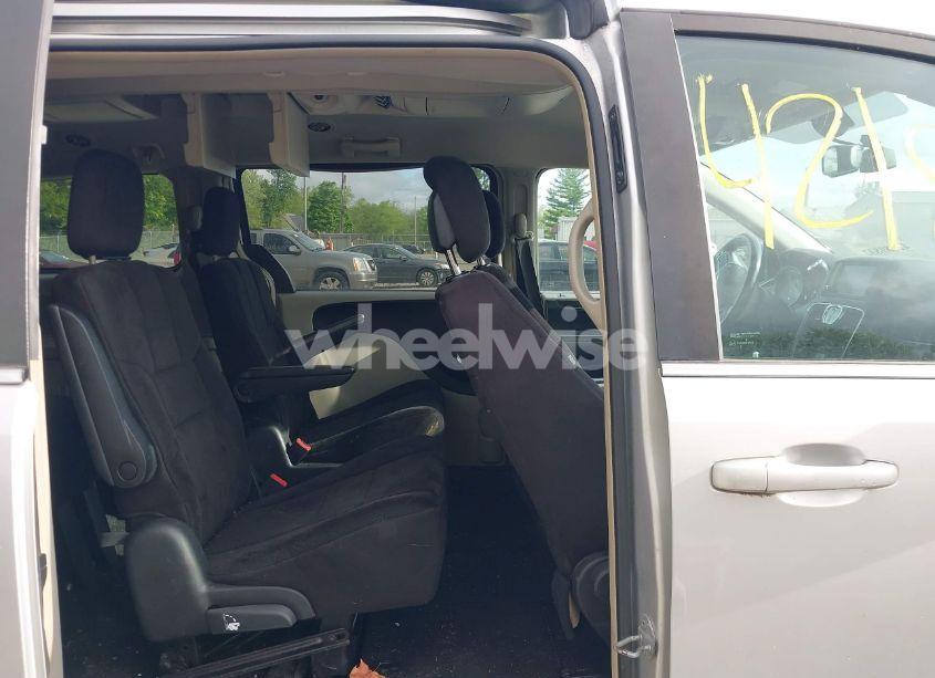 Photo 8 of 2011 Chrysler Town & COUNTRY TOURING (VIN 2A4RR5DG4BR682109)