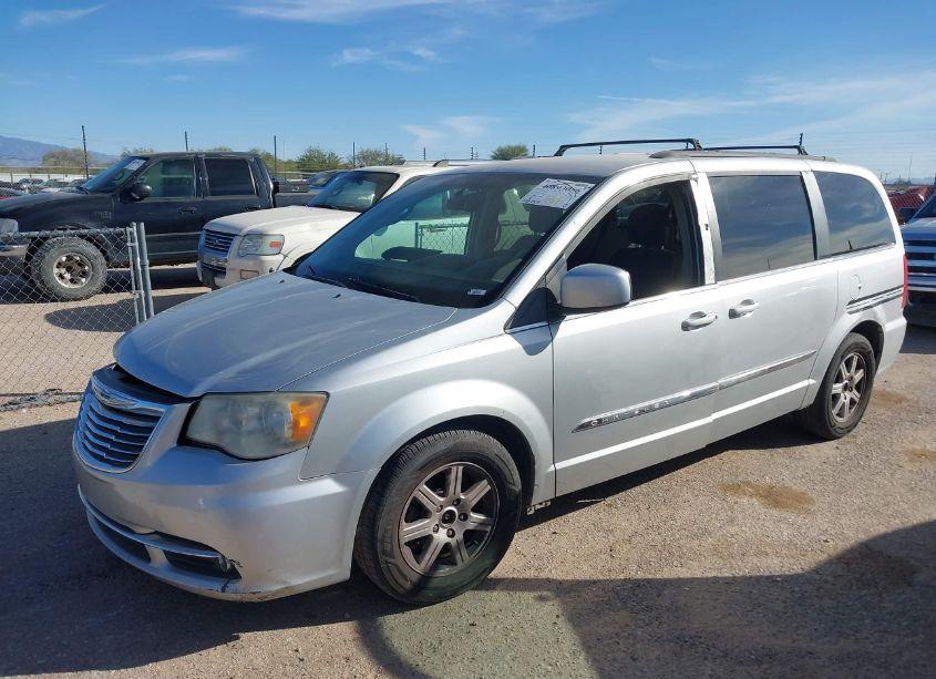Photo 2 of 2011 Chrysler Town & COUNTRY TOURING (VIN 2A4RR5DG4BR733284)