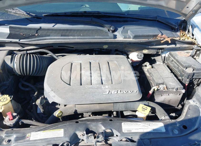 Photo 10 of 2011 Chrysler Town & COUNTRY TOURING (VIN 2A4RR5DG4BR745306)