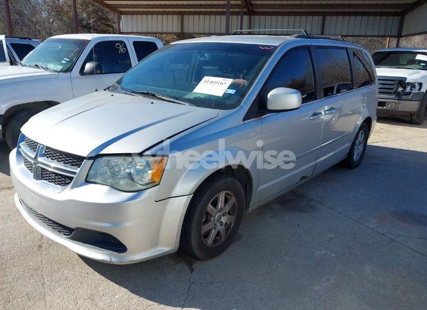 Photo 2 of 2011 Chrysler Town & COUNTRY TOURING (VIN 2A4RR5DG4BR745306)