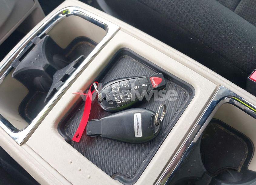 Photo 11 of 2011 Chrysler Town & COUNTRY TOURING (VIN 2A4RR5DG4BR782663)