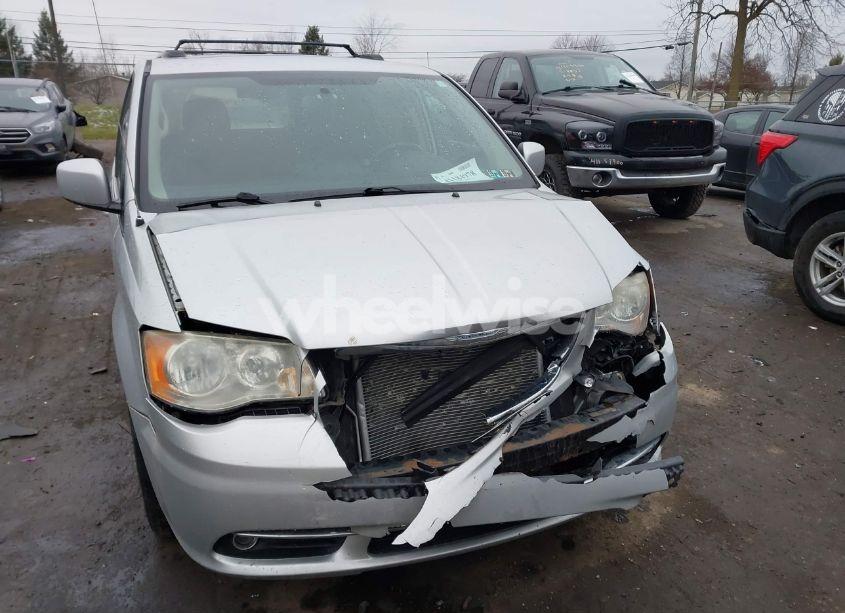 Photo 12 of 2011 Chrysler Town & COUNTRY TOURING (VIN 2A4RR5DG5BR612408)