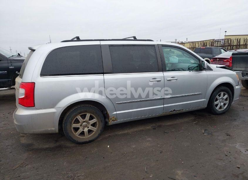 Photo 13 of 2011 Chrysler Town & COUNTRY TOURING (VIN 2A4RR5DG5BR612408)