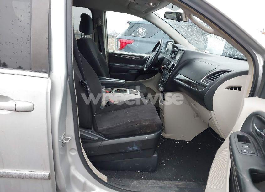 Photo 5 of 2011 Chrysler Town & COUNTRY TOURING (VIN 2A4RR5DG5BR612408)