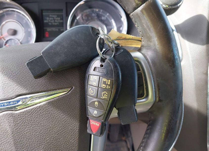 Photo 11 of 2011 Chrysler Town & COUNTRY TOURING (VIN 2A4RR5DG5BR651208)