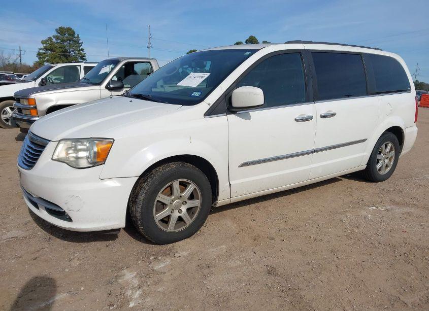 Photo 2 of 2011 Chrysler Town & COUNTRY TOURING (VIN 2A4RR5DG5BR651208)