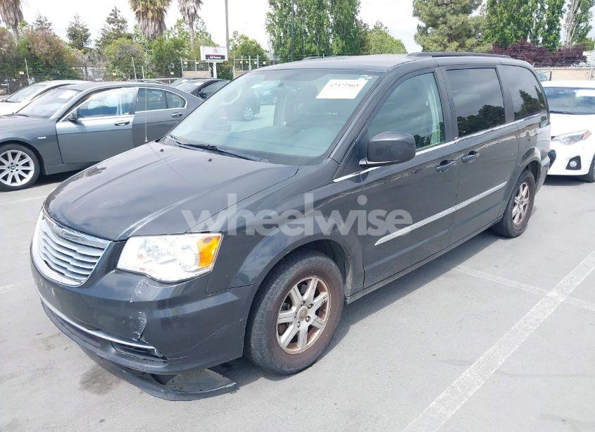 Photo 2 of 2011 Chrysler Town & COUNTRY TOURING (VIN 2A4RR5DG5BR703274)