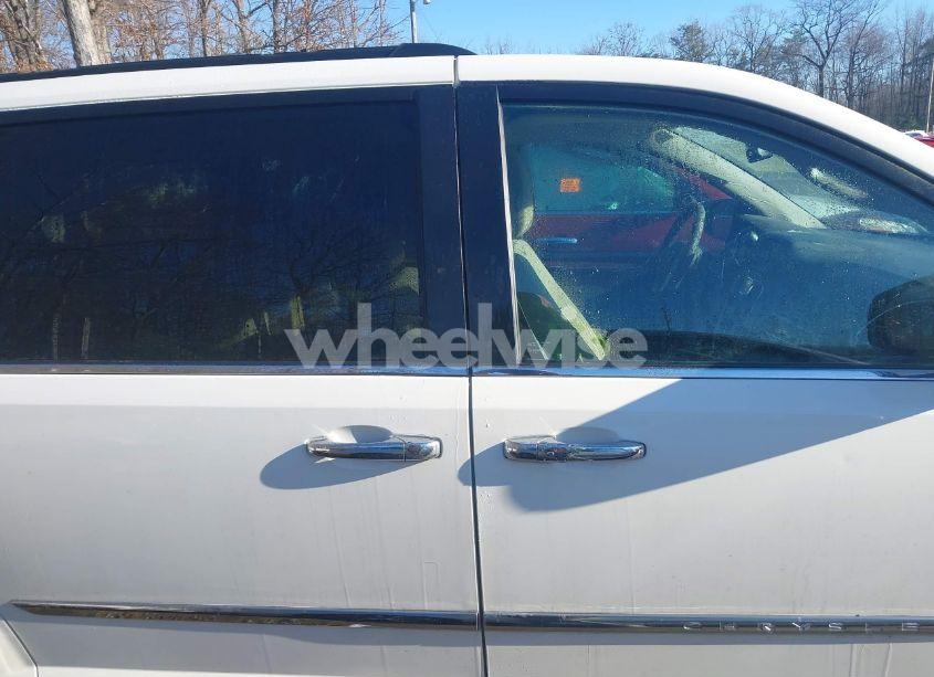 Photo 13 of 2011 Chrysler Town & COUNTRY TOURING (VIN 2A4RR5DG5BR713500)