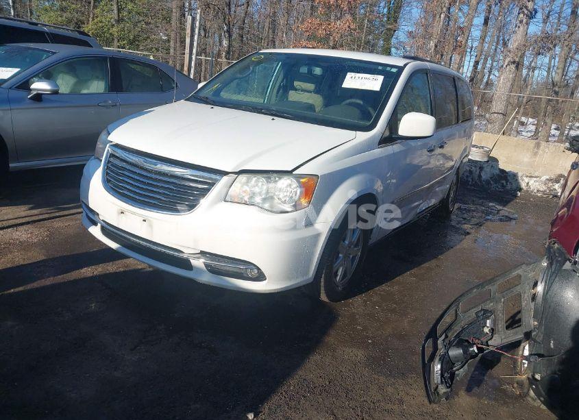 Photo 2 of 2011 Chrysler Town & COUNTRY TOURING (VIN 2A4RR5DG5BR713500)
