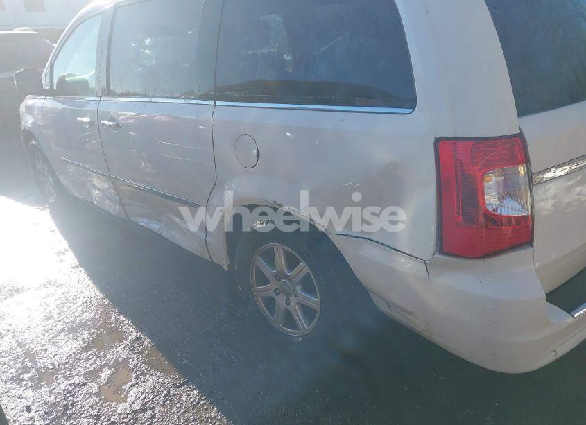 Photo 6 of 2011 Chrysler Town & COUNTRY TOURING (VIN 2A4RR5DG5BR713500)