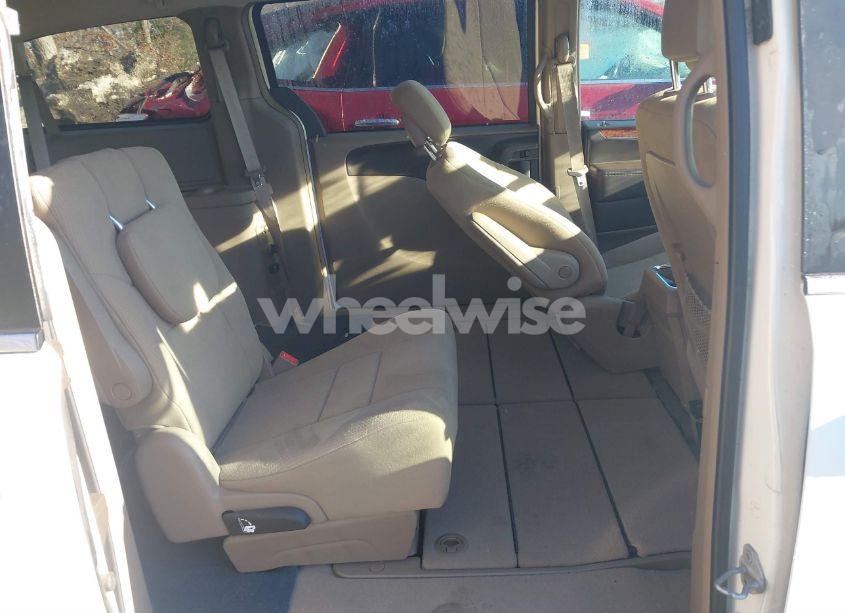 Photo 8 of 2011 Chrysler Town & COUNTRY TOURING (VIN 2A4RR5DG5BR713500)