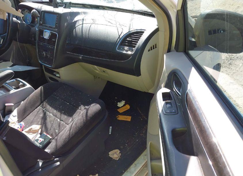 Photo 5 of 2011 Chrysler Town & COUNTRY TOURING (VIN 2A4RR5DG6BR621344)