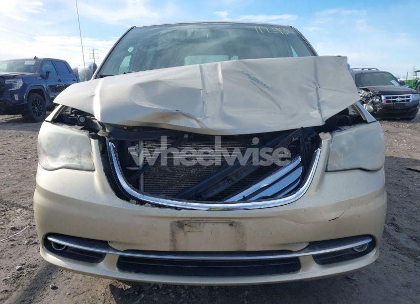 Photo 12 of 2011 Chrysler Town & COUNTRY TOURING (VIN 2A4RR5DG6BR655235)