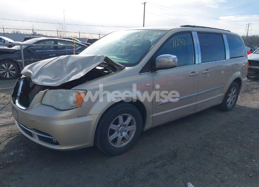 Photo 2 of 2011 Chrysler Town & COUNTRY TOURING (VIN 2A4RR5DG6BR655235)