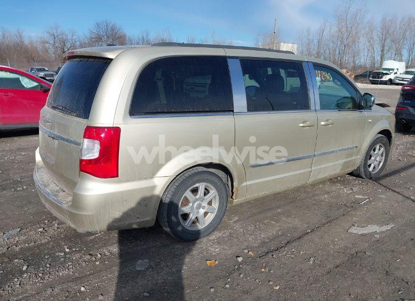 Photo 4 of 2011 Chrysler Town & COUNTRY TOURING (VIN 2A4RR5DG6BR655235)