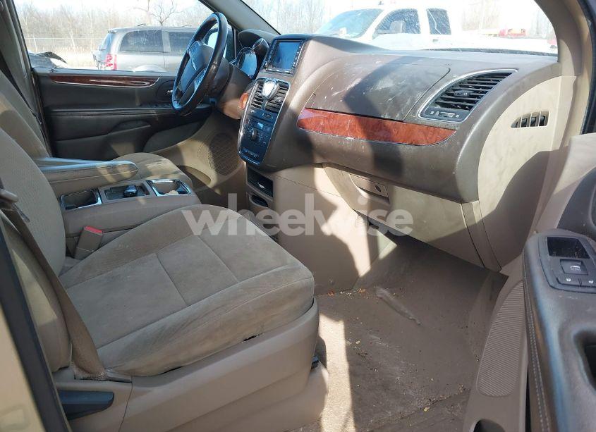 Photo 5 of 2011 Chrysler Town & COUNTRY TOURING (VIN 2A4RR5DG6BR655235)