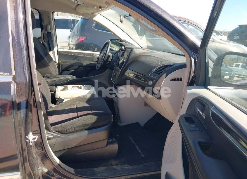 Photo 5 of 2011 Chrysler Town & COUNTRY TOURING (VIN 2A4RR5DG6BR658104)