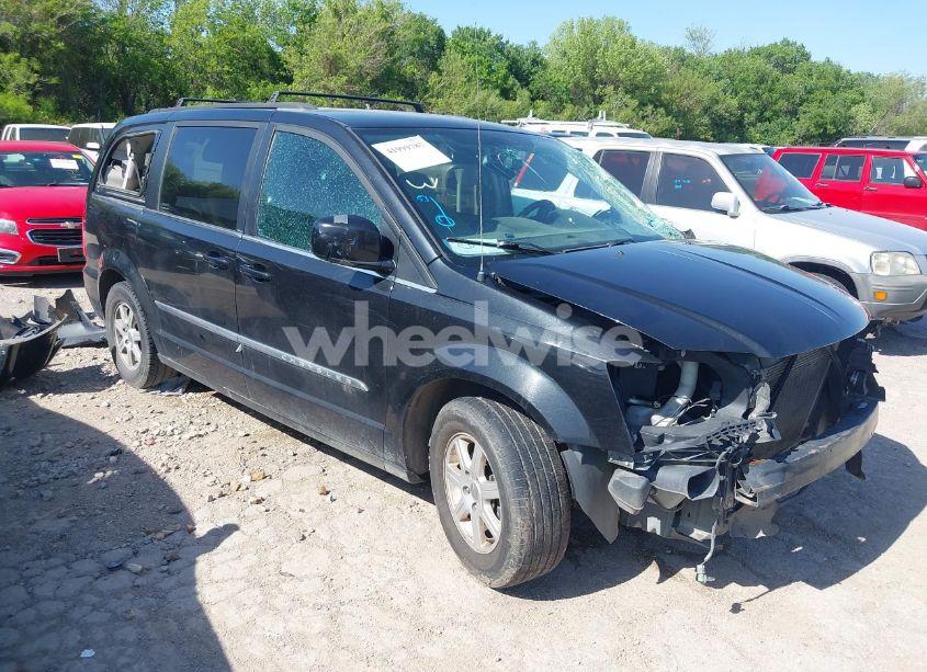 2011 Chrysler Town & COUNTRY TOURING (VIN 2A4RR5DG6BR675873) main photo