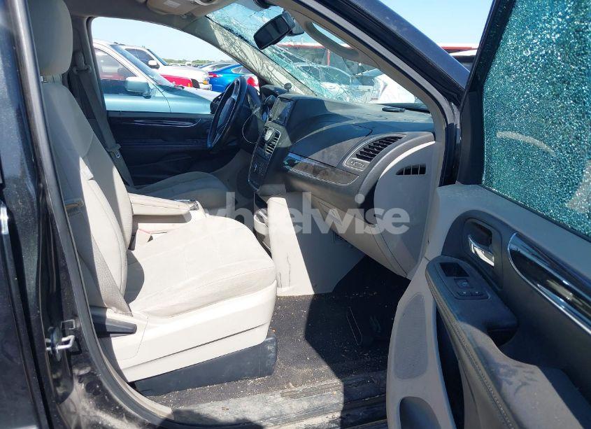 Photo 5 of 2011 Chrysler Town & COUNTRY TOURING (VIN 2A4RR5DG6BR675873)