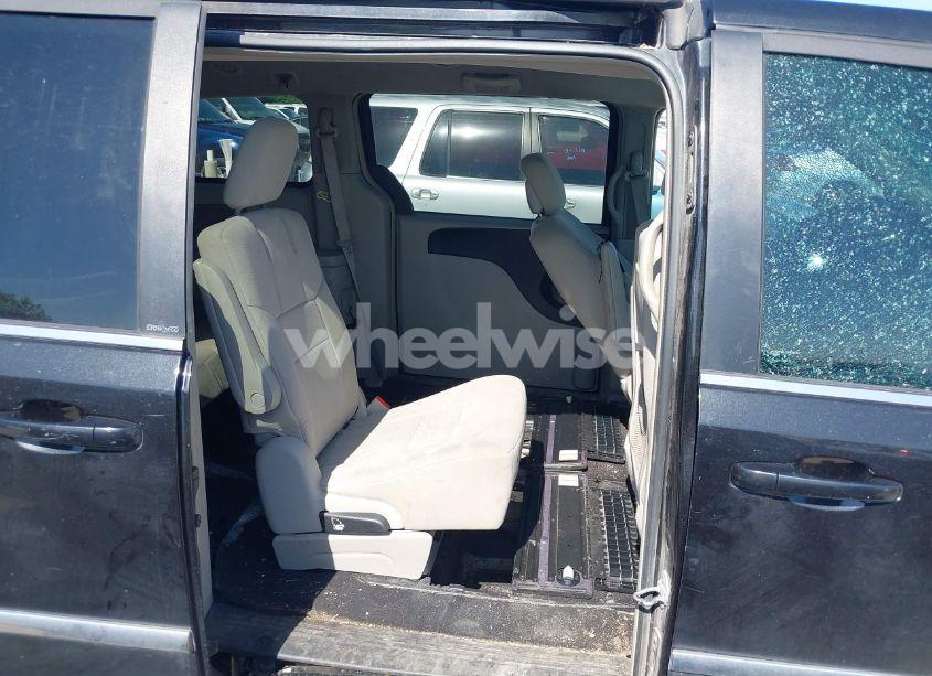 Photo 8 of 2011 Chrysler Town & COUNTRY TOURING (VIN 2A4RR5DG6BR675873)