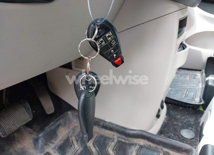 Photo 11 of 2011 Chrysler Town & COUNTRY TOURING (VIN 2A4RR5DG6BR734856)