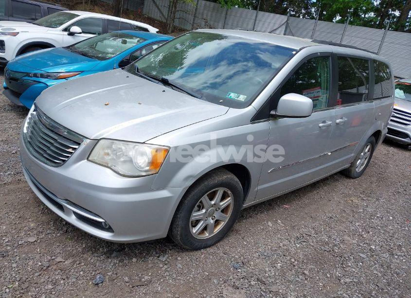 Photo 2 of 2011 Chrysler Town & COUNTRY TOURING (VIN 2A4RR5DG6BR734856)