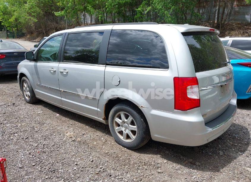 Photo 3 of 2011 Chrysler Town & COUNTRY TOURING (VIN 2A4RR5DG6BR734856)