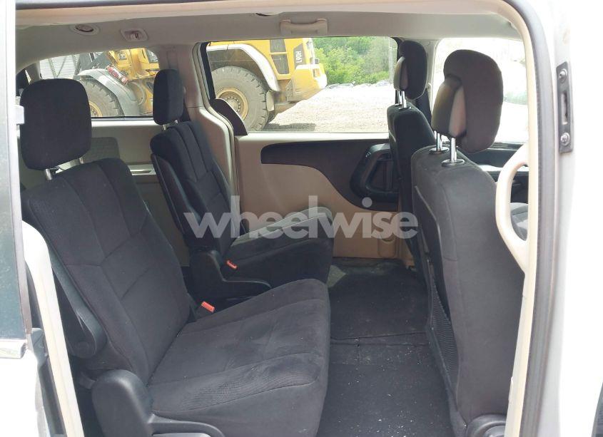 Photo 8 of 2011 Chrysler Town & COUNTRY TOURING (VIN 2A4RR5DG6BR734856)