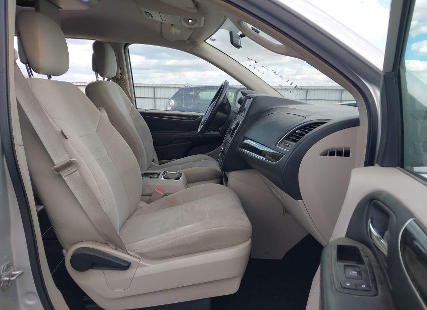 Photo 5 of 2011 Chrysler Town & COUNTRY TOURING (VIN 2A4RR5DG6BR771633)