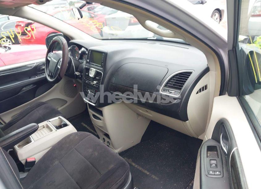 Photo 5 of 2011 Chrysler Town & COUNTRY TOURING (VIN 2A4RR5DG7BR638170)