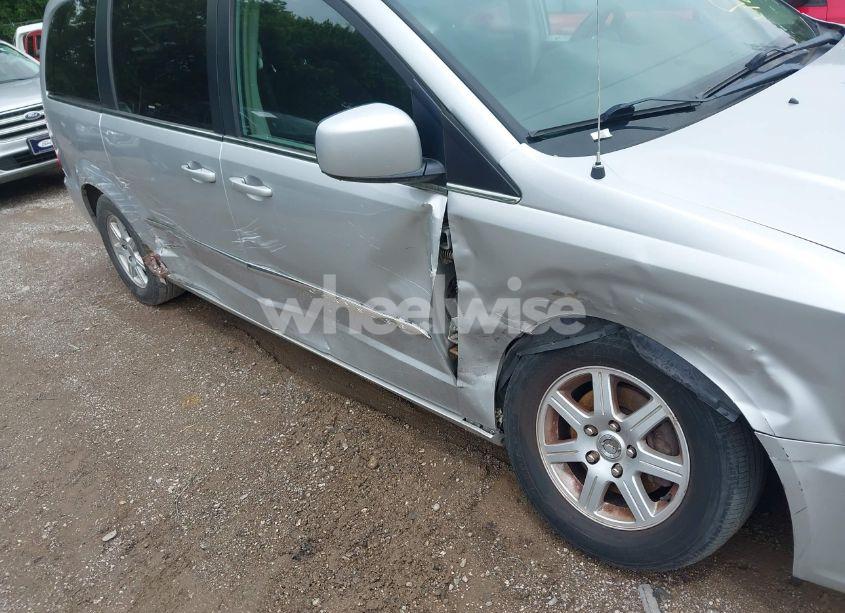 Photo 6 of 2011 Chrysler Town & COUNTRY TOURING (VIN 2A4RR5DG7BR638170)