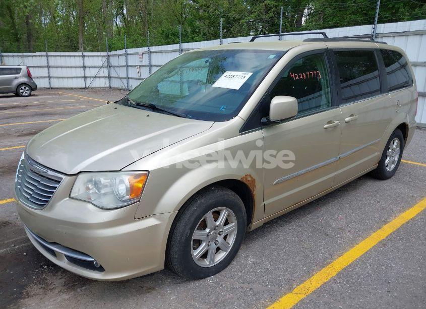 Photo 2 of 2011 Chrysler Town & COUNTRY TOURING (VIN 2A4RR5DG7BR701607)