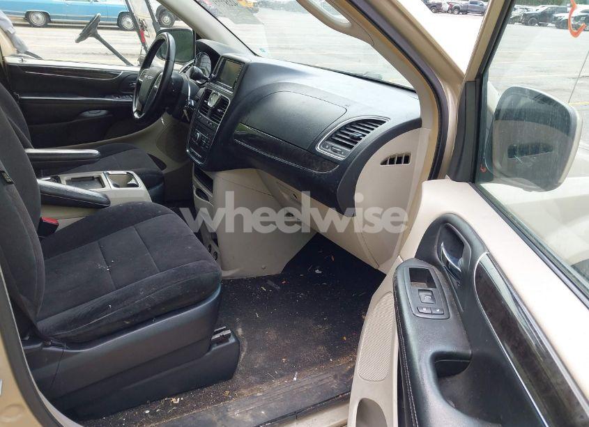 Photo 5 of 2011 Chrysler Town & COUNTRY TOURING (VIN 2A4RR5DG7BR701607)