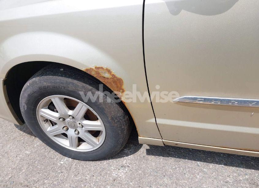 Photo 6 of 2011 Chrysler Town & COUNTRY TOURING (VIN 2A4RR5DG7BR701607)