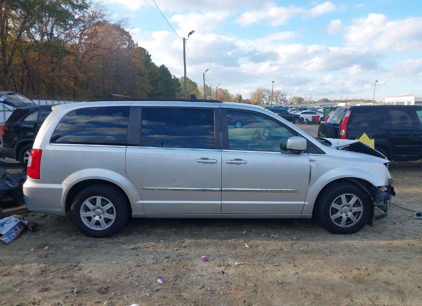 Photo 14 of 2011 Chrysler Town & COUNTRY TOURING (VIN 2A4RR5DG7BR703597)