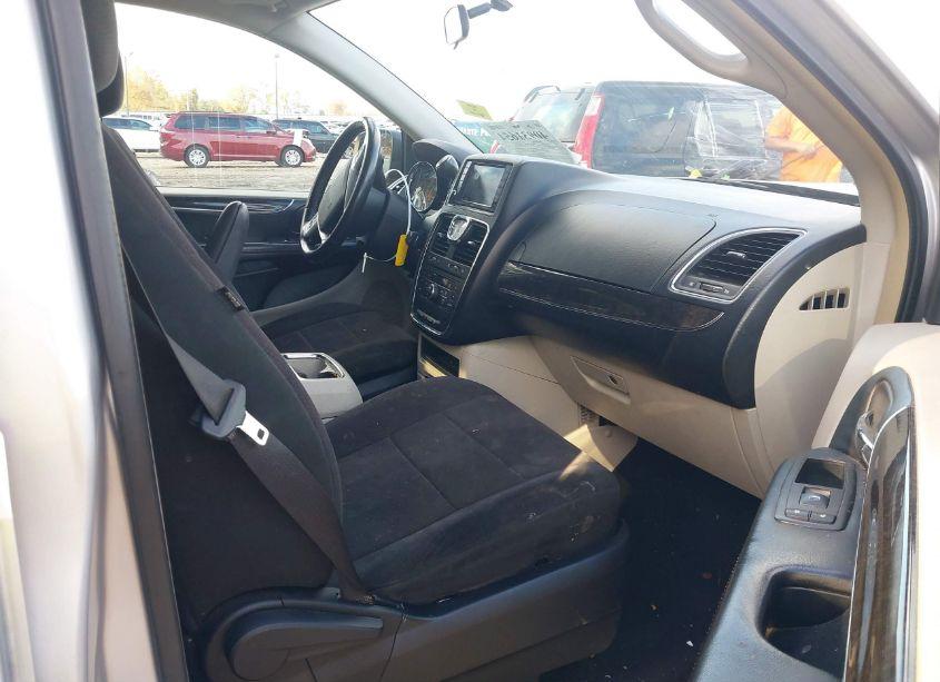 Photo 5 of 2011 Chrysler Town & COUNTRY TOURING (VIN 2A4RR5DG7BR703597)