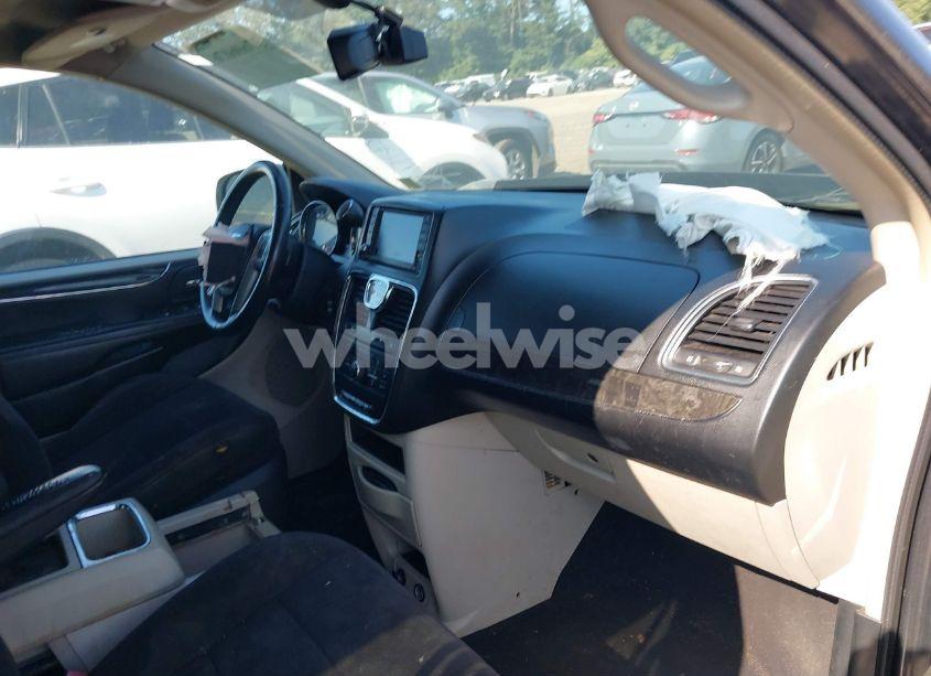 Photo 5 of 2011 Chrysler Town & COUNTRY TOURING (VIN 2A4RR5DG7BR723431)