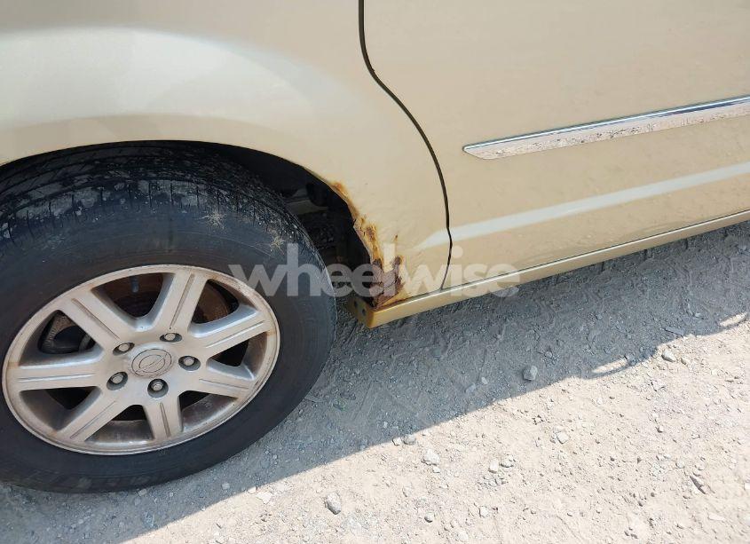 Photo 6 of 2011 Chrysler Town & COUNTRY TOURING (VIN 2A4RR5DG7BR746496)