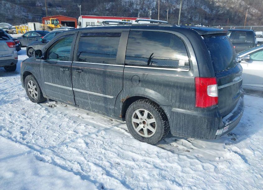 Photo 3 of 2011 Chrysler Town & COUNTRY TOURING (VIN 2A4RR5DG7BR746949)