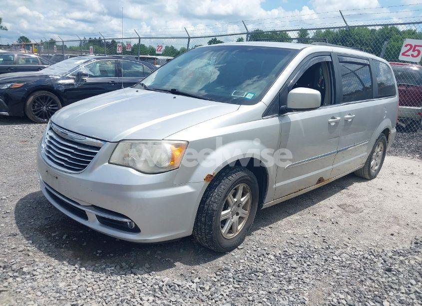 Photo 2 of 2011 Chrysler Town & COUNTRY TOURING (VIN 2A4RR5DG7BR765968)